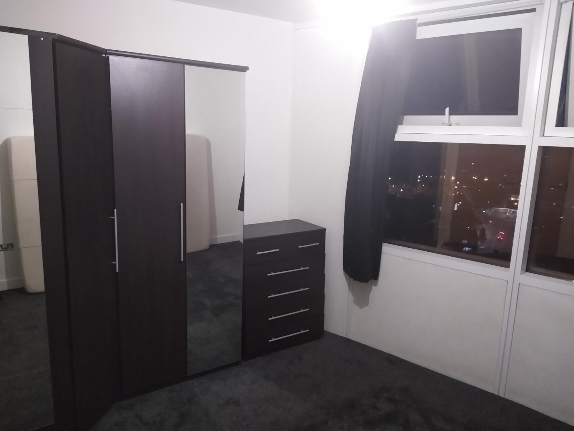 Room In Luxurious Penthouse Apartment Лондон Экстерьер фото